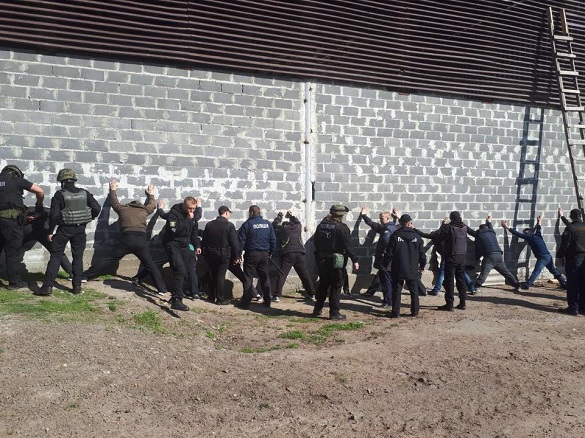 На Черкащині близько 50-ти рейдерів намагалися захопити підприємство (ФОТО)