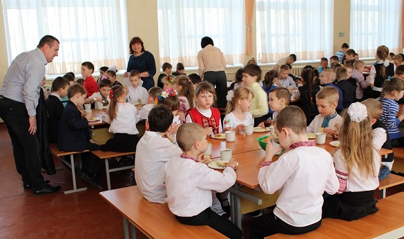 У деяких черкаських школах учні можуть самостійно вибрати страву на обід