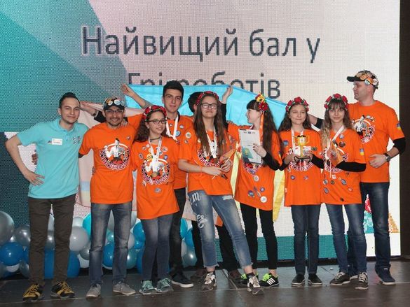 Юні черкаські робототехніки підкорюють всеукраїнський турнір (ФОТО)