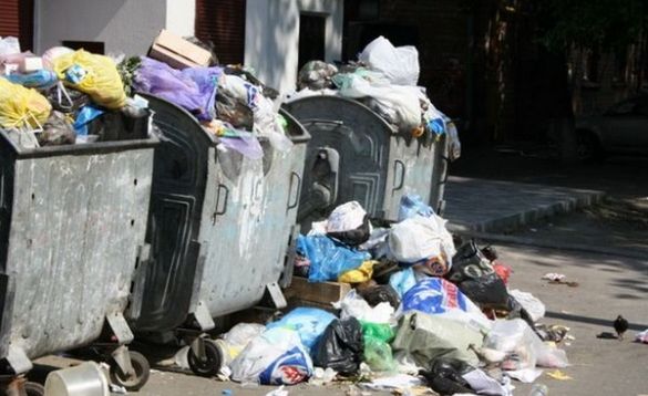 У Черкасах знову проблеми з вивезенням сміття (ВІДЕО)