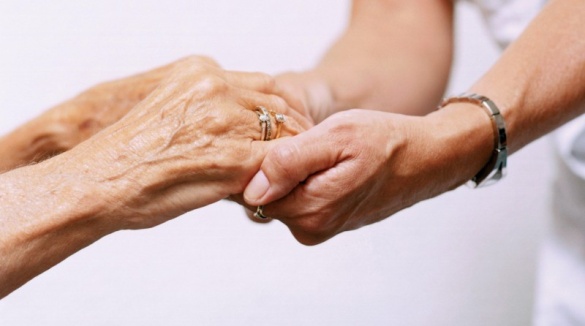 Підступна турбота: доглядальниця обікрала хвору пенсіонерку на Черкащині