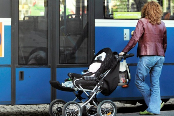 Плати за дитину, як за багаж: черкаські маршрутки відмовляються безкоштовно перевозити мам із дитячими візочками