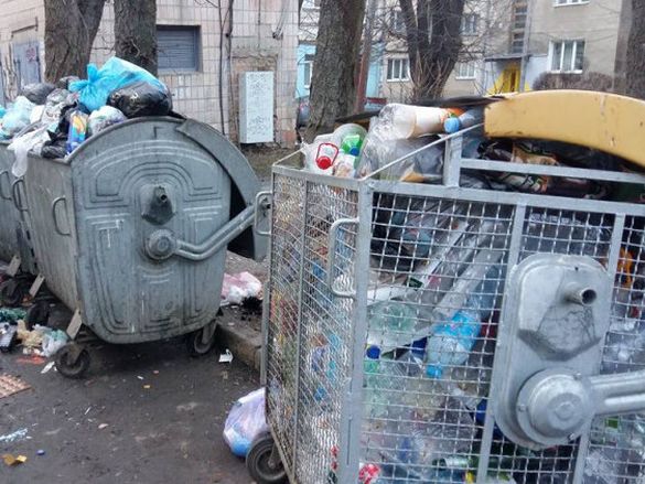 Комунальники запевняють, що процес вивезення сміття в Черкасах налагоджується