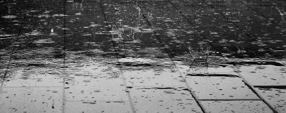 Черкаси знову засипає градом та заливає дощем (ВІДЕО)