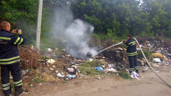 У Черкасах сталася пожежа на несанкціонованому сміттєзвалищі (ФОТО)