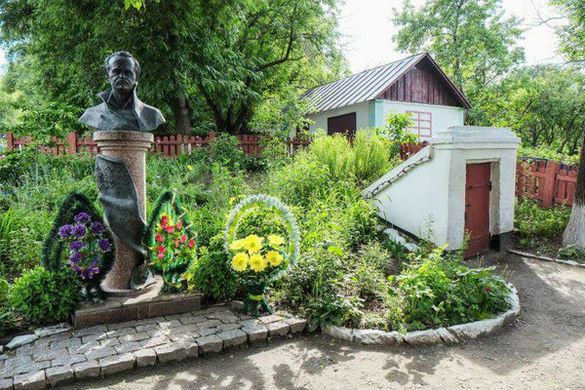 В одному із сіл на Черкащині викрали бронзовий пам'ятник Чорноволу