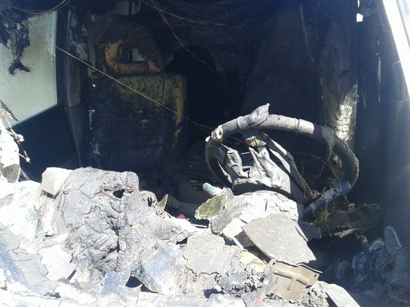 На Черкащині під час пожежі вщент згорів салон автомобіля (ФОТО)