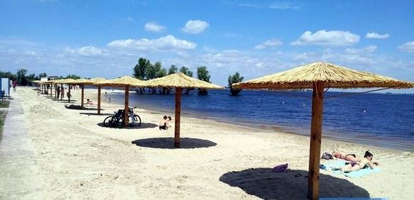 Пляжі готові, але не всі: у Черкасах відкрили сезон купання