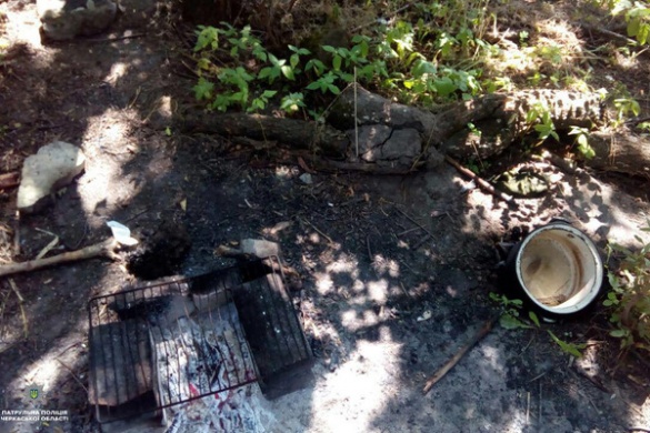 Кухня біля автовокзалу: в Черкасах двоє чоловіків варили наркотики (ФОТО)