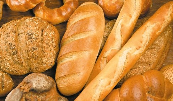 На Черкащині жителі ледь не посмакували хлібом із тарганом (ВІДЕО)
