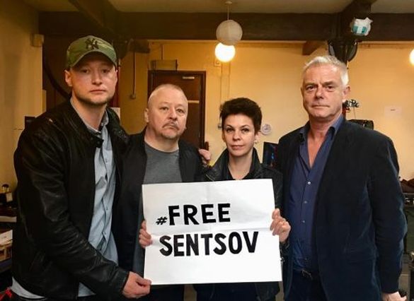 Зірковий черкащанин підтримав незаконно засудженого Сенцова у соцмережі