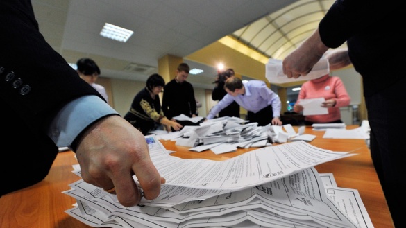 Суд відпустив членів виборчої комісії, які в 2015-му підробили результати виборів до Черкаської облради