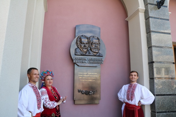 У Черкасах відкрили меморіальні знаки трьом видатним діячам культури (ФОТО)