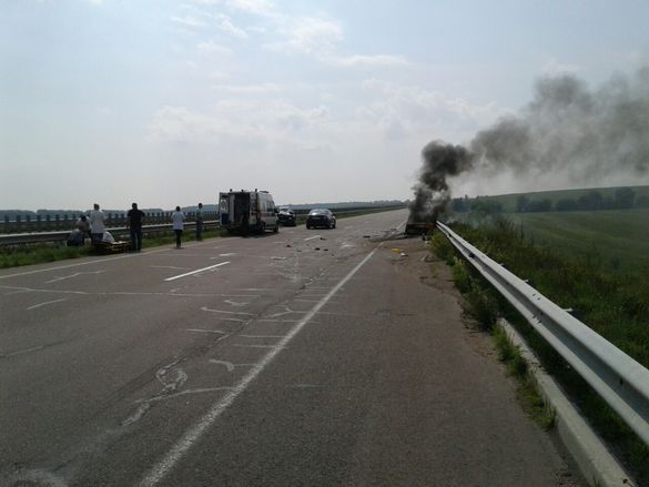 На Черкащині загорілася автівка (ВІДЕО)