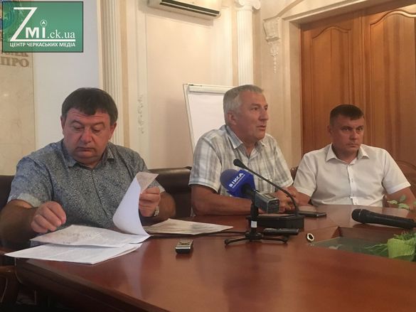 Черкаські депутати готові провести сесію без мера та секретаря міськради