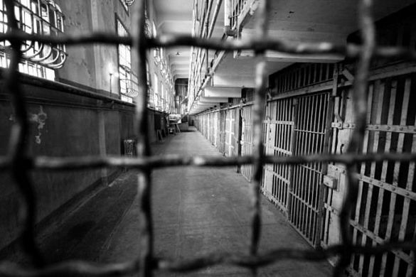 Працівник черкаського СІЗО намагався передати наркотики ув’язненим (ФОТО)