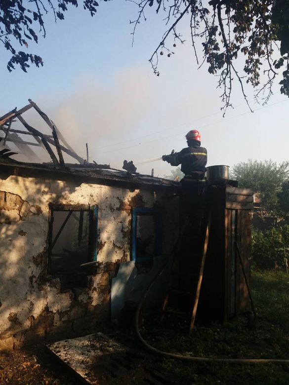 Через необережне поводження з вогнем на Золотоніщині сталася пожежа (ФОТО)