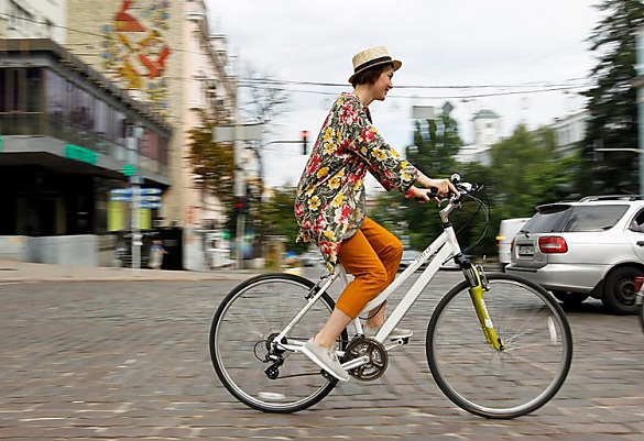 Черкащан запрошують до світу жіночої краси, любові до міста та велосипедів