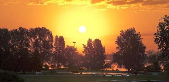 Неймовірна краса: найкращі черкаські світанки і заходи сонця (ФОТО)