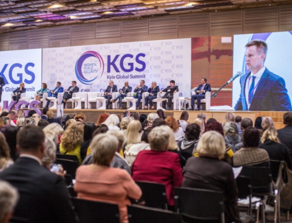 Валентин Наливайченко виступив на міжнародному форумі 