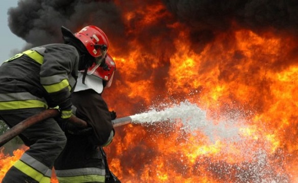 На Черкащині через цигарки спалахнули вогнем дві будівлі