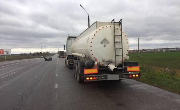 У Черкаській області зупинили вантажівку з підробленими документами