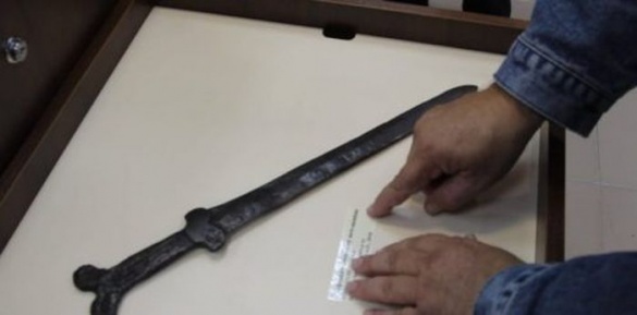 Черкаському археологічному музею подарували унікальний меч (ВІДЕО)