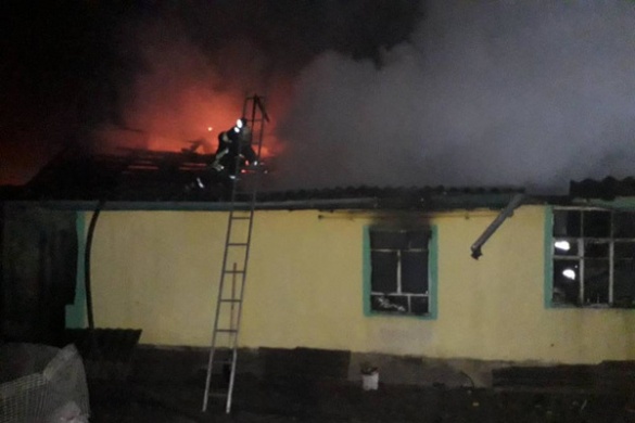 На Черкащині родині вдалося врятуватися з охопленого полум'ям будинку