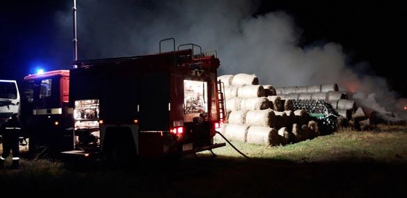 На Черкащині полум’я знищило 10 тонн запасів соломи (ВІДЕО)