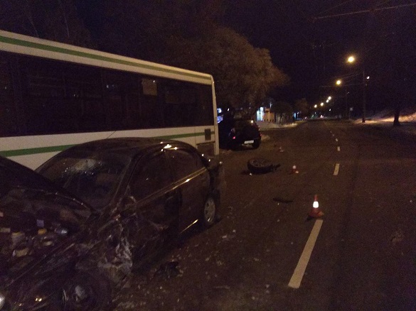 ДТП за участі двох автівок і автобуса сталася в Черкасах: є потерпілий