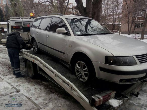 Протаранив і втік: у Черкасах водій покинув автомобіль після вчинення ДТП (ФОТО)