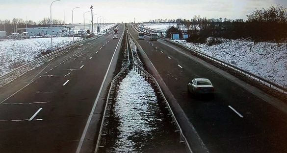Їхати безпечно: дороги Черкаської області обробили від ожеледиці