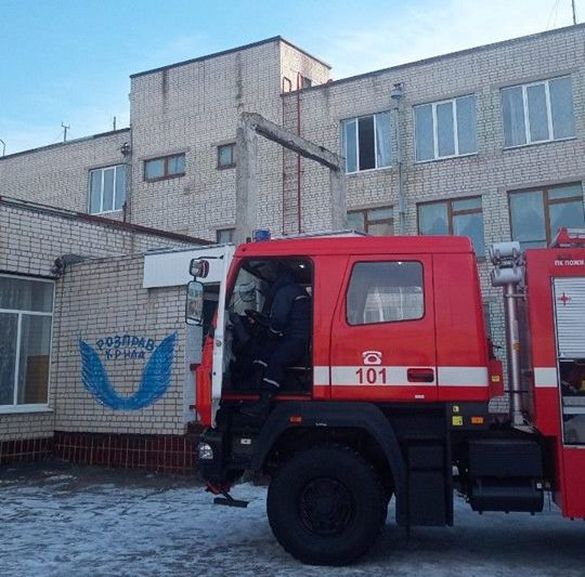 Чотири сотні дітей евакуювали під час пожежі в школі на Черкащині
