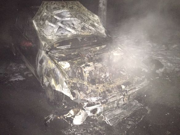 На Черкащині під час стоянки раптово загорівся автомобіль