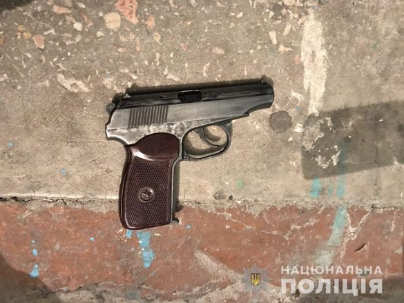 Озброєний чоловік пограбував фінансовий заклад у Черкасах