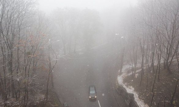 До уваги водіїв: Черкащину продовжує огортати густий туман