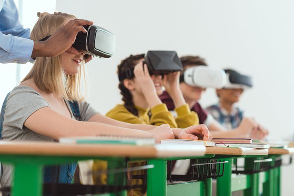 Віртуальна реальність на уроці: як у черкаській школі навчають дітей (ВІДЕО)