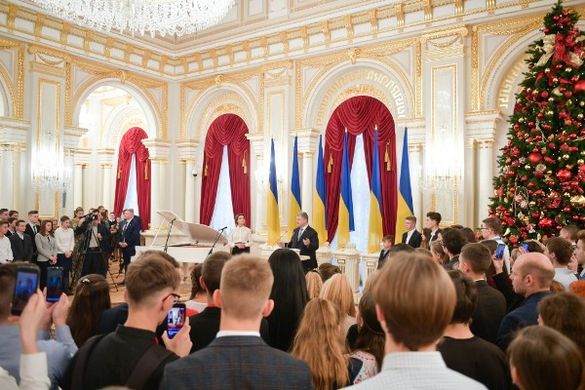 Обдаровані черкаські школярі отримали відзнаку від Президента України (ФОТО)