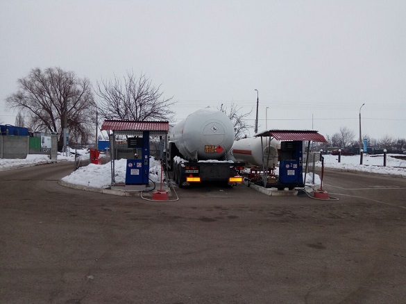 У Черкасах закрили нелегальну газову заправку (ФОТО)