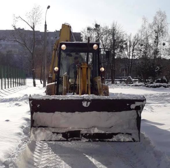 Черкаський підприємець долучився до прибирання міста від снігу