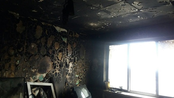 У Черкасах рятували чоловіка з охопленої полум'ям квартири (ФОТО)
