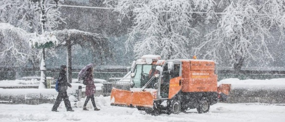 У Черкасах техніка підрядника та комунальників боротиметься зі снігом на дорогах