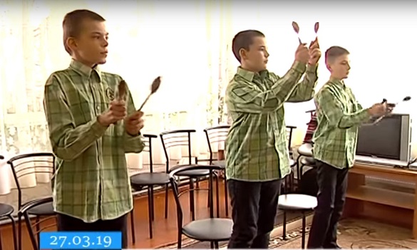 Черкаські діти з вадами зору грають у незвичному ансамблі (ВІДЕО)