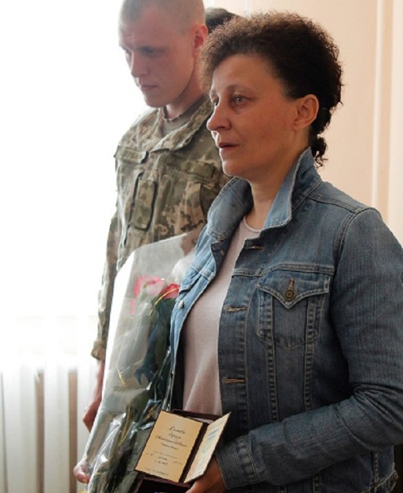 Матері загиблого бійця з Черкащини вручили посмертну нагороду сина