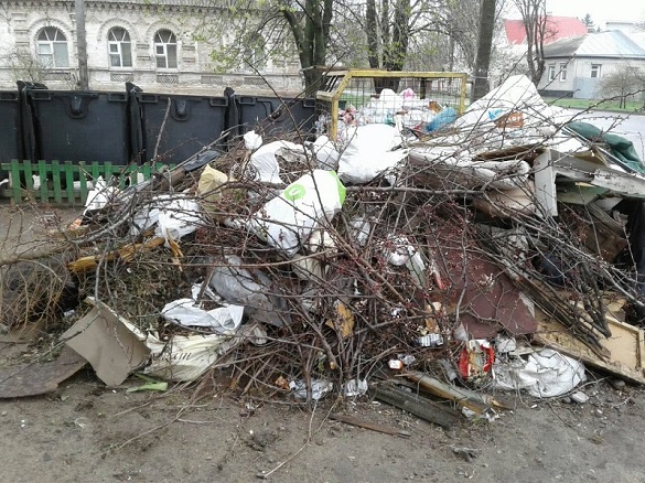 Черкаські комунальники ліквідували понад 40 стихійних сміттєзвалищ