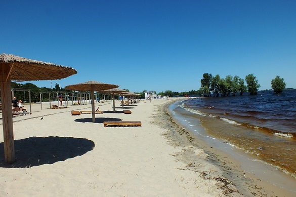 Жителі Черкас просять почистити пісок на місцевих пляжах