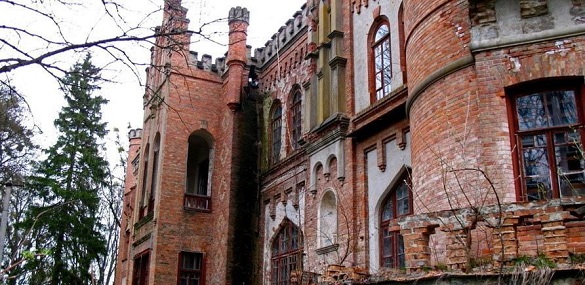Можна поїхати на найближчих вихідних: п'ятірка вцілілих палаців Черкащини