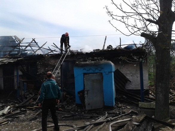 Під час пожежі на Жашківщині постраждала жінка