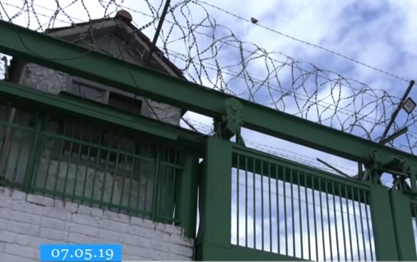 Засуджені розповідають про знущання та тортури з боку працівників Черкаської виправної колонії (ВІДЕО)