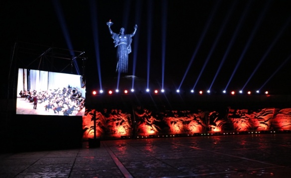 Перша хвилина миру: в Черкасах вшанували загиблих у Другій світовій війні (ФОТО)